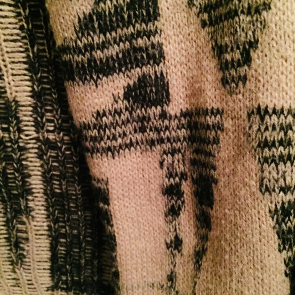 Patterned Sweater - Picture 2 of 4
